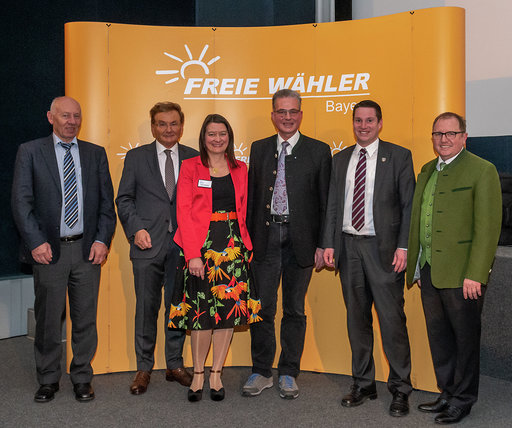 Das Foto zeigt von Links: Hans Thurner (Altbürgermeister von Mammendorf und Kreisrat), Sandra Meissner (Landratskandidatin), Hans Friedl (MdL, Kreisvorsitzender), Florian Streibl (Fraktionsvorsitzender der FW-Landtagsfraktion), Josef Heckl (Bürgermeister von Mammendorf, Kreisrat) und Otto Bußjäger (stellv. Landrat München-Land).